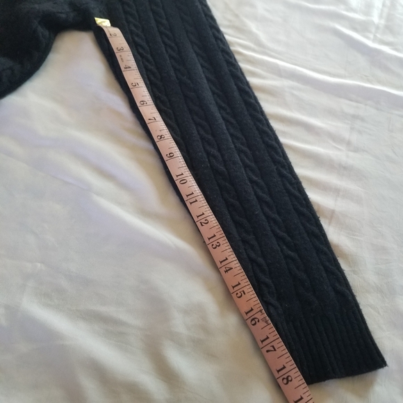 TNA | V-neck Cable Knit Sweater - Picture 8 of 8